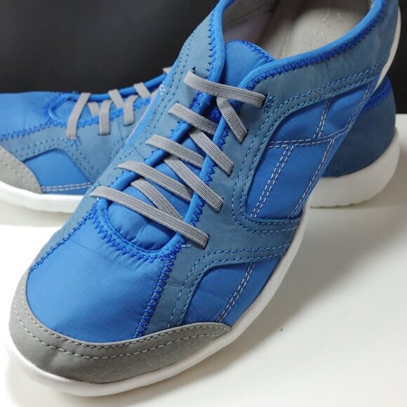 Clarks Blue & Gray Women's Sneaker Sz 7 Comfort Lightweight Slip On Athletics - Picture 5 of 8
